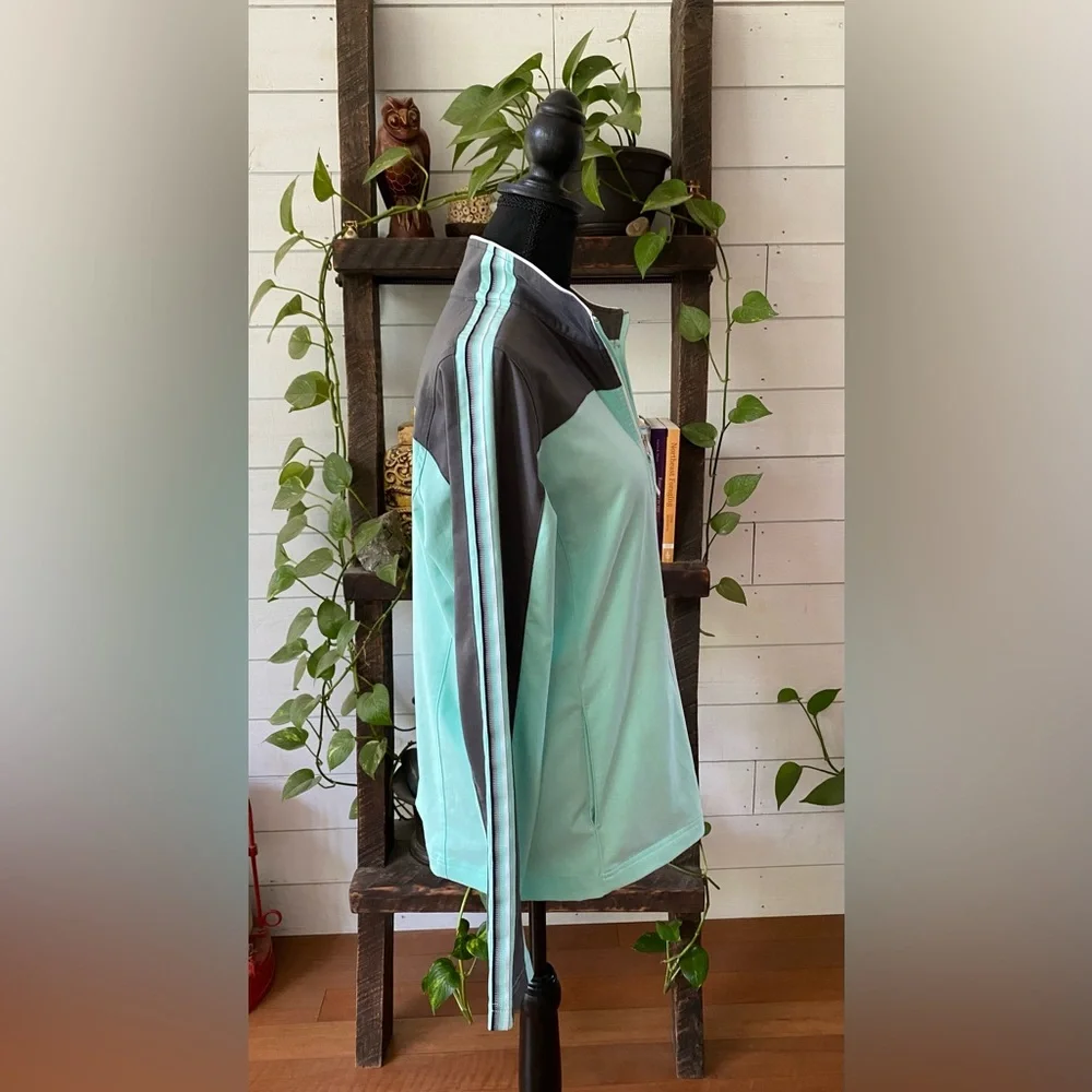 Made for Life: Sporty Mint Green and Gray Ski Jacket with Performance Material